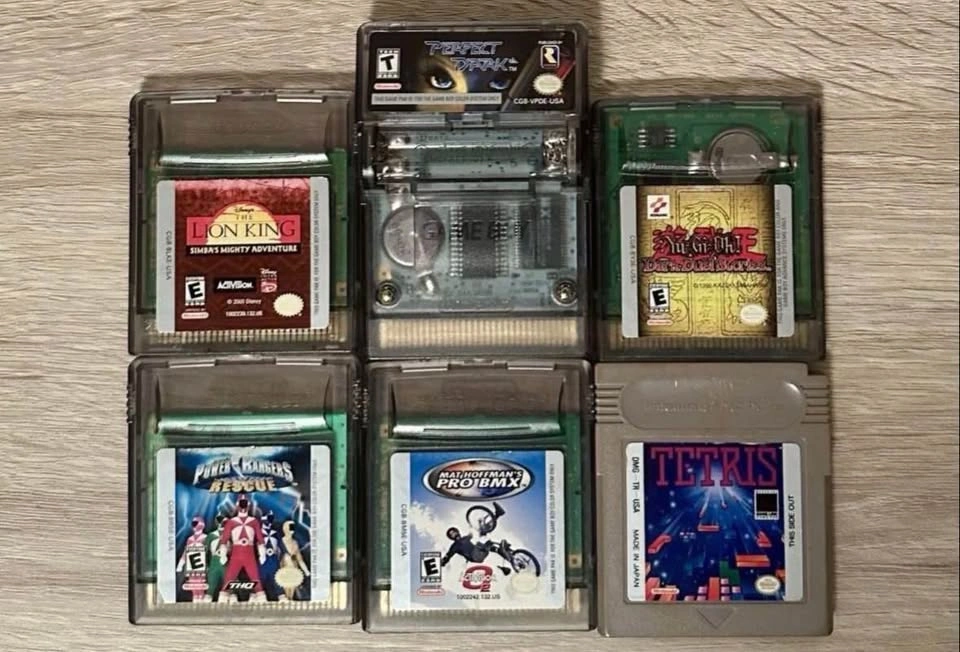 Game Boy Color Pokémon Limited Edition Bundle - photo 4