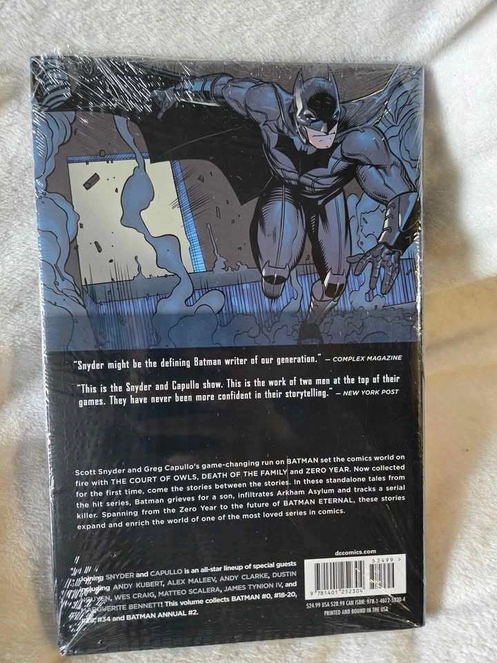 Batman Volume 6: Graveyard Shift Graphic Novel - photo 2