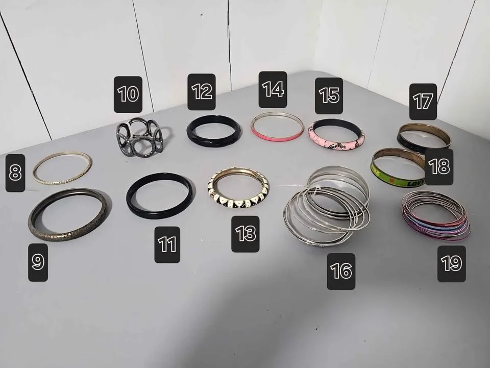 Costume Jewlery - Bracelets image indicator(4)