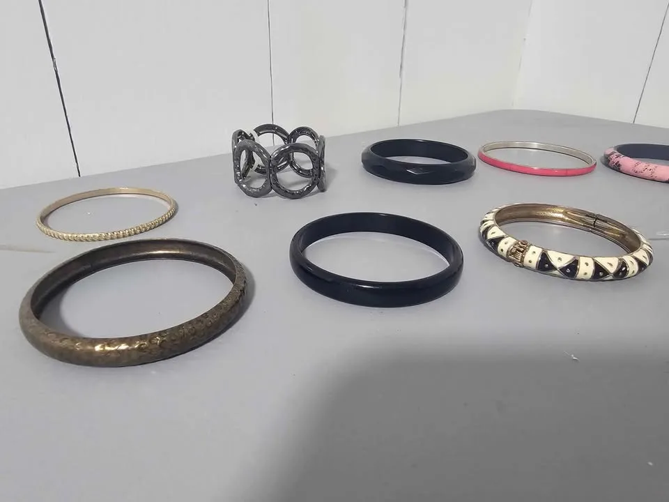 Costume Jewlery - Bracelets image indicator(5)