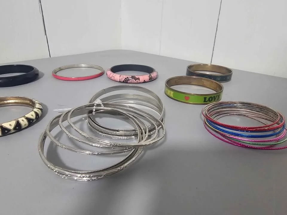 Costume Jewlery - Bracelets image indicator(6)