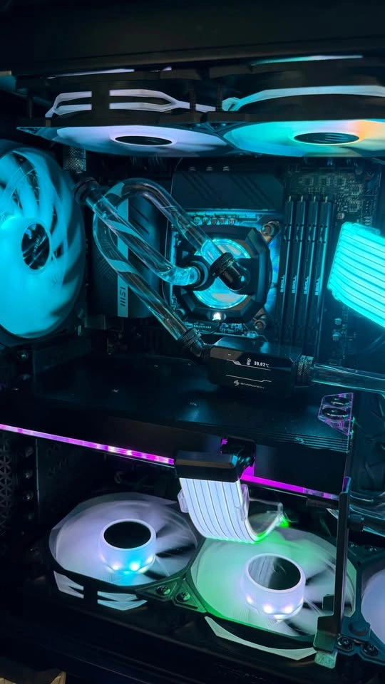 RTX 5090 Custom Water Loop 4K Gaming PC - photo 4
