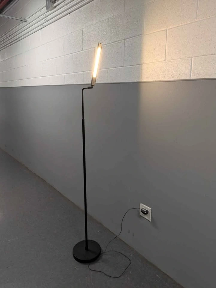 Floor LED lamp - photo 2