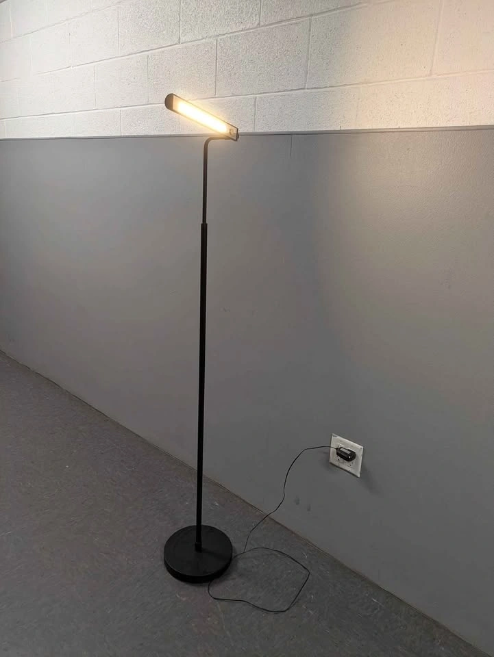 Floor LED lamp - photo 4