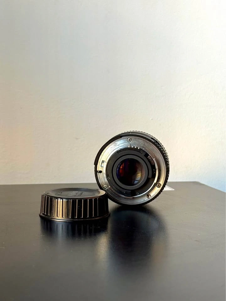 Nikon AF NIKKOR 50mm f/1.8D (F Mount) - photo 2