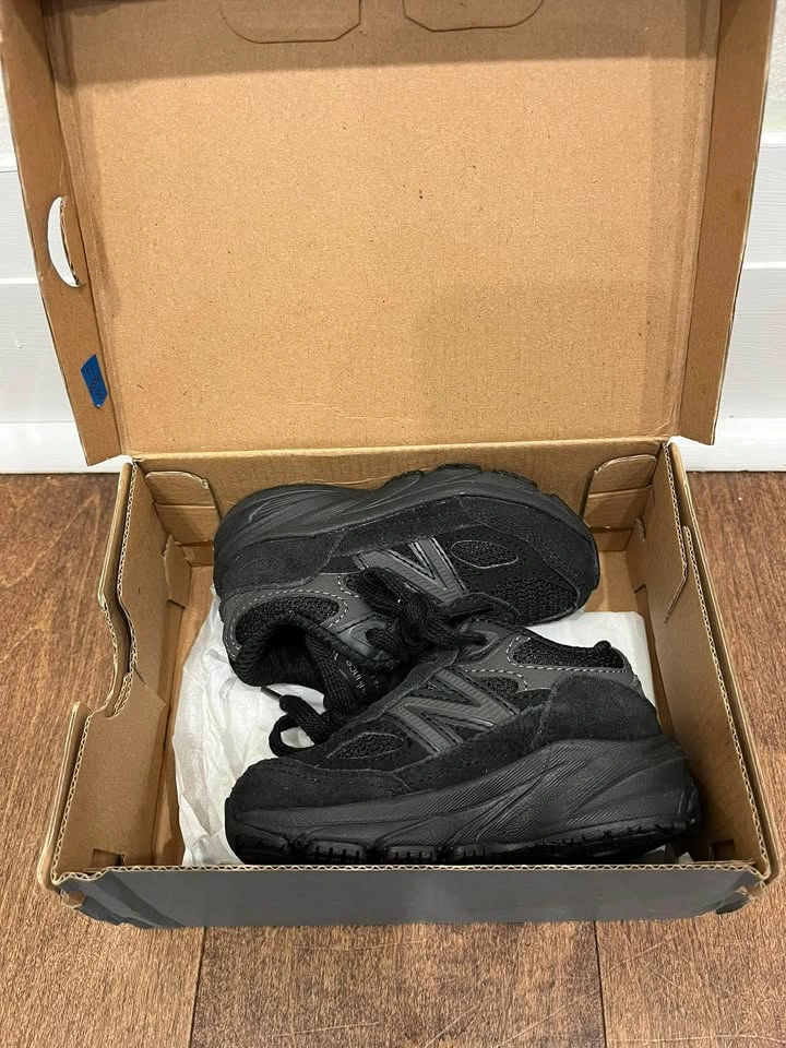 New Balance 990v6 Toddler Shoes SZ 4 - photo 4