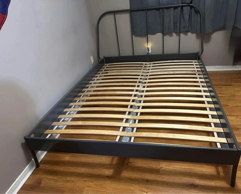 Queen size bed - photo 3