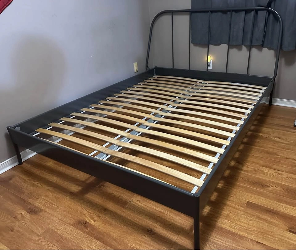 Queen size bed - photo 4