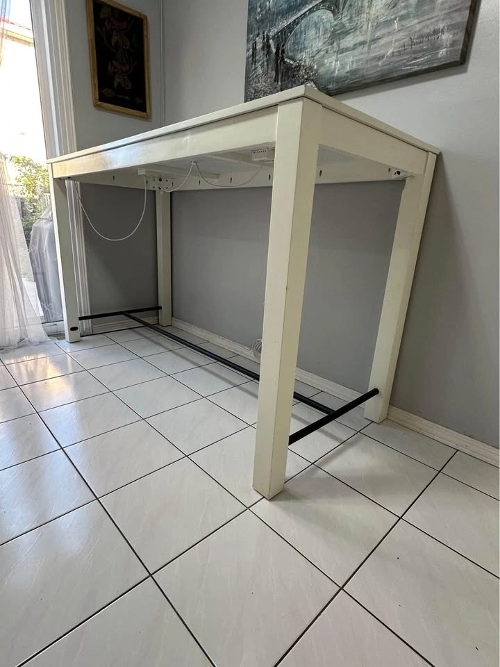 Sturdy White Bar Height Table with 8 usb port - photo 5
