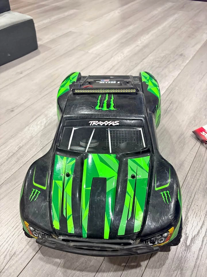 Traxxas monster slash 4x4