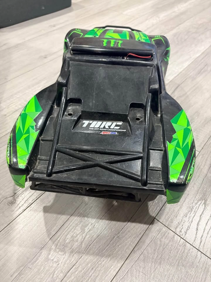 Traxxas monster slash 4x4 - photo 3