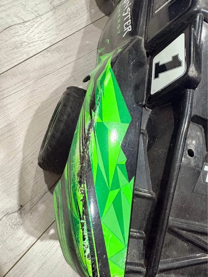 Traxxas monster slash 4x4 - photo 4