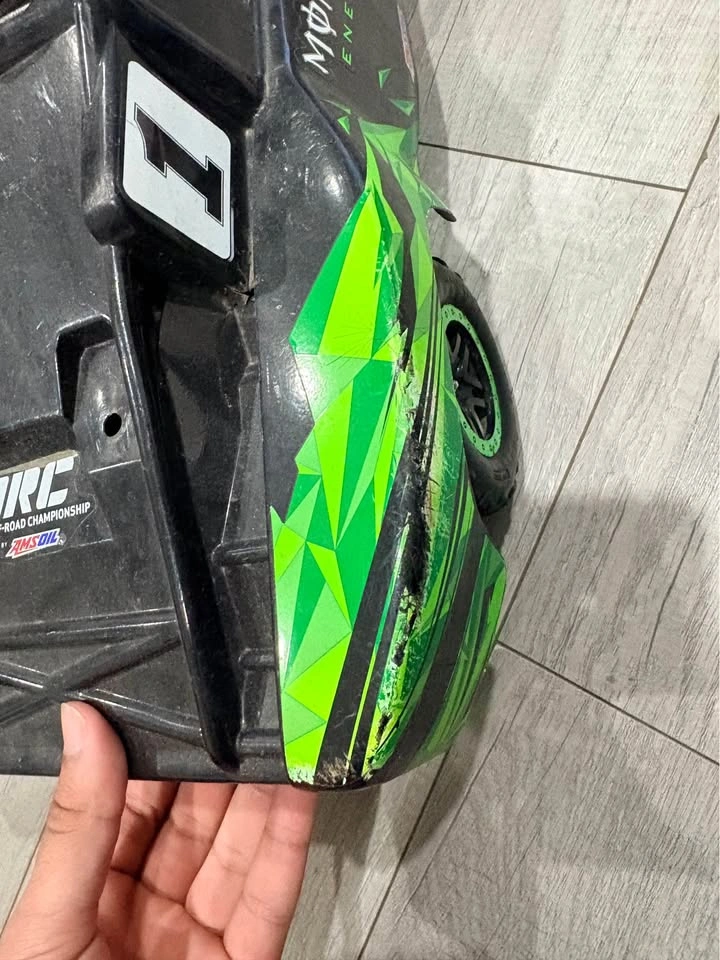 Traxxas monster slash 4x4 - photo 5