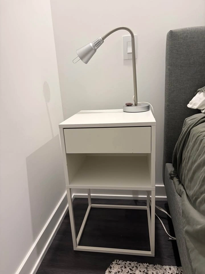 Bedside Tables - photo 3