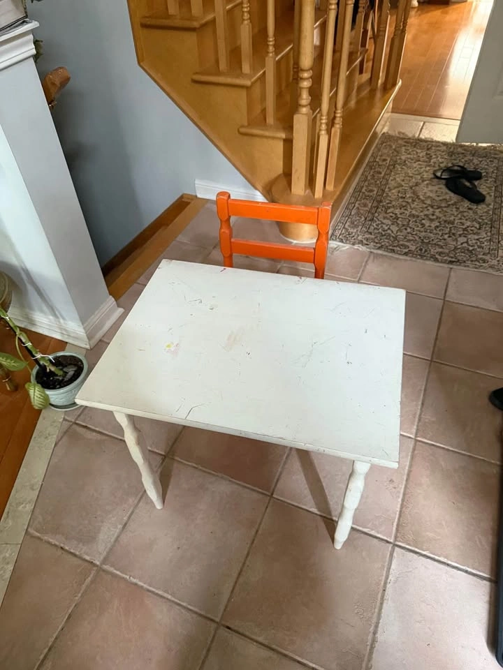 Children table with chair - photo 3