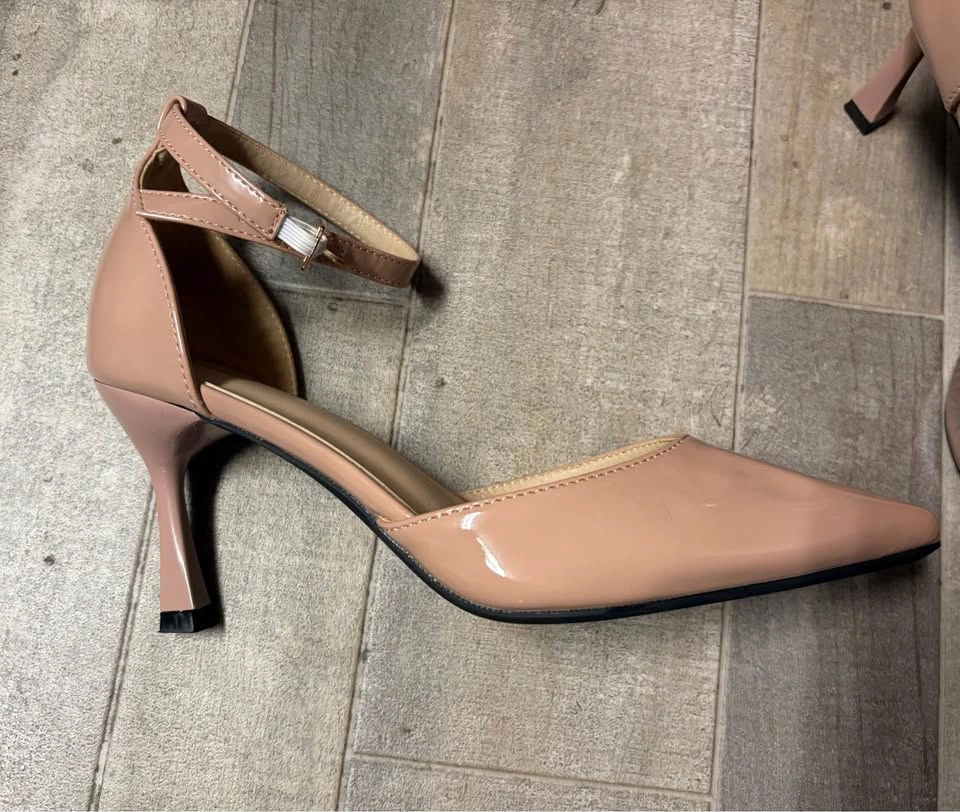 Nude Patent Leather Pointed Toe Ankle Strap Heels Size 37 - photo 4