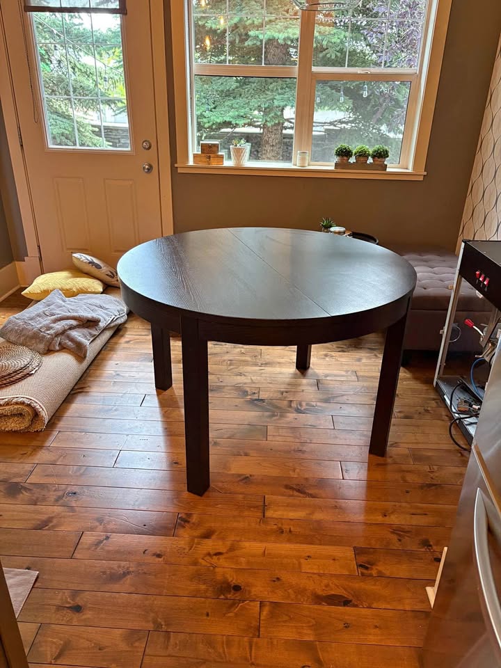 IKEA round table with leaf