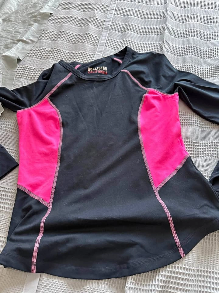 Hollister Top Medium Size