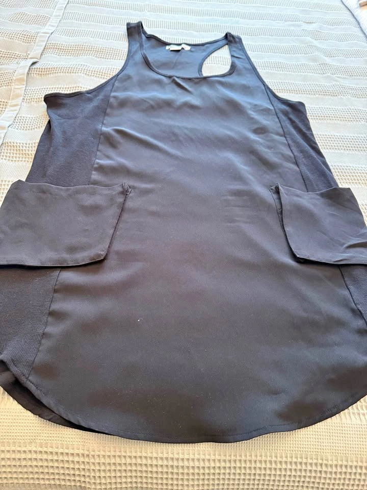 Kensie Women’s top Size Medium