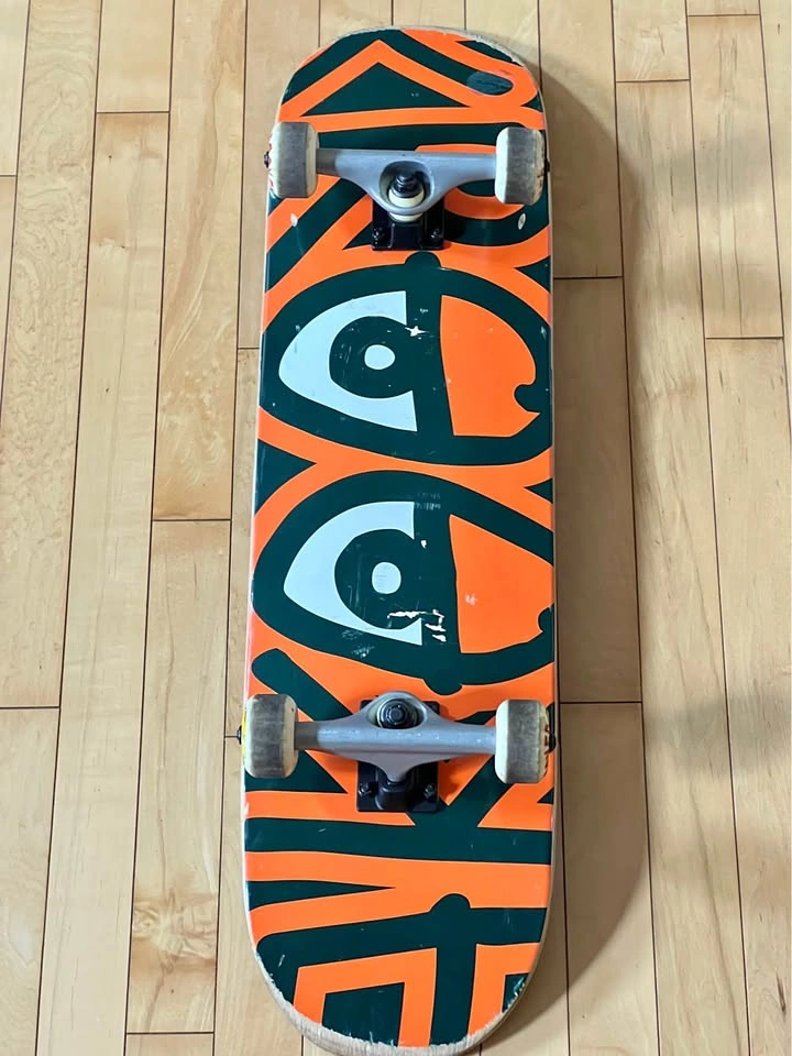 Skateboard (Protective Helmet)