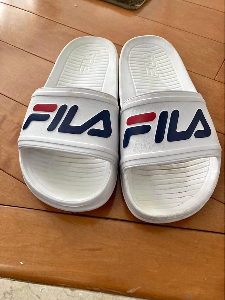 Fila Flip Flops size 6