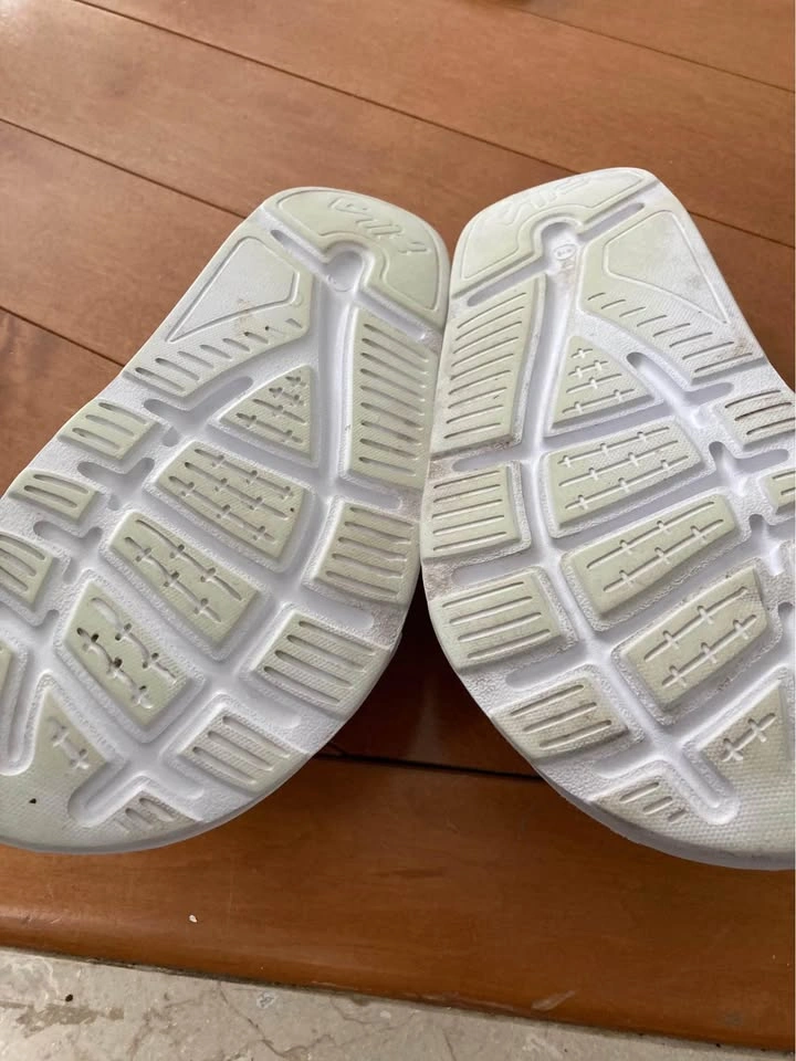Fila Flip Flops size 6 - photo 3