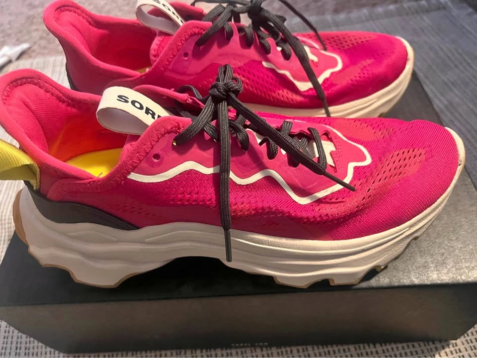 NEW Sorel Kinetic Women’s Sneakers Pink Size 8.5