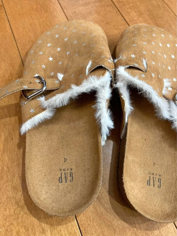Gap Birkenstock Style Sandals Size 4