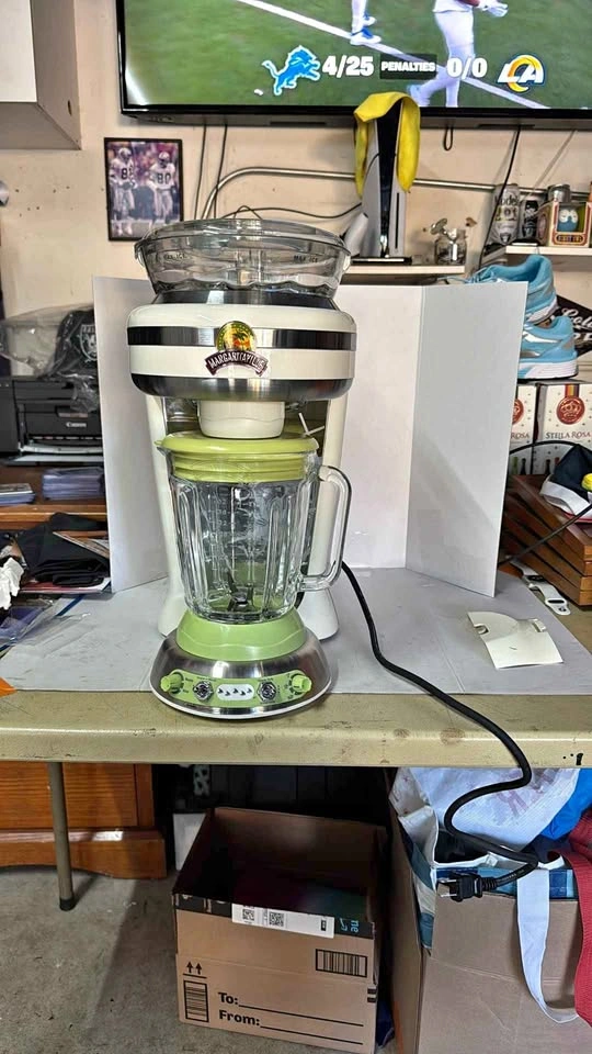 Margaritaville mixer and ice shaver