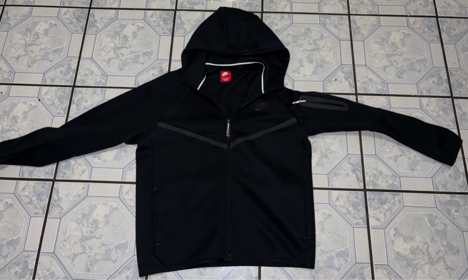 Nike tech size large