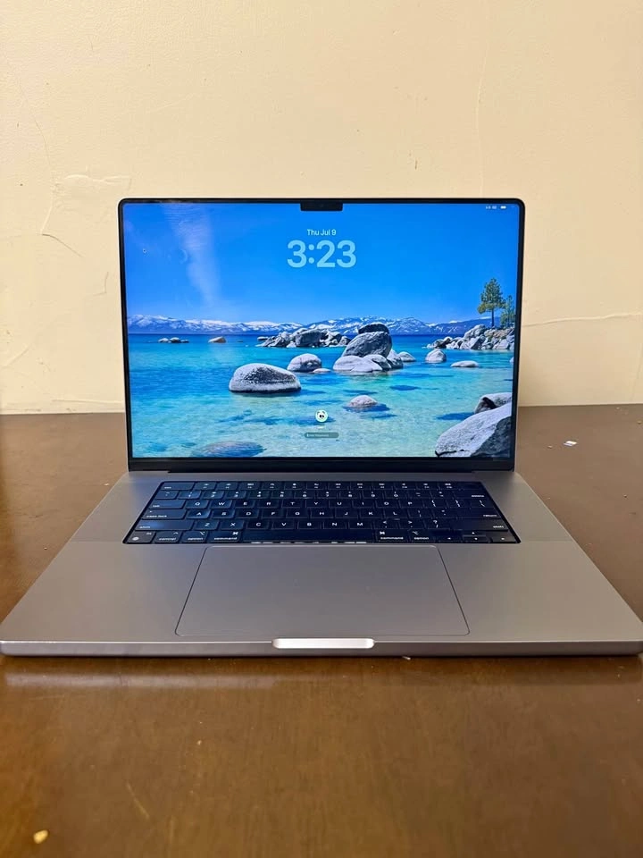 2021 16” Apple M1 Max MacBook Pro, 32GB RAM, 1TB Storage