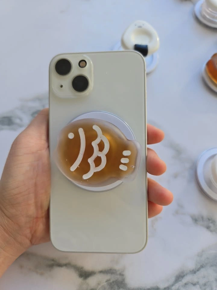 Handmade Decorative Phone Grips - Daisy, Bungeopang & More - photo 2