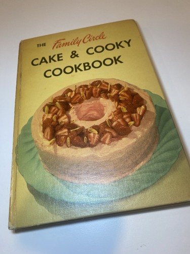 1953 Family Circle Cake & Cooky Cookbook Vintage Hardcover - photo 2