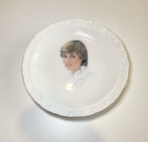 Vintage 1981 Royal Albert Bone China Lady Diana Spencer Plate