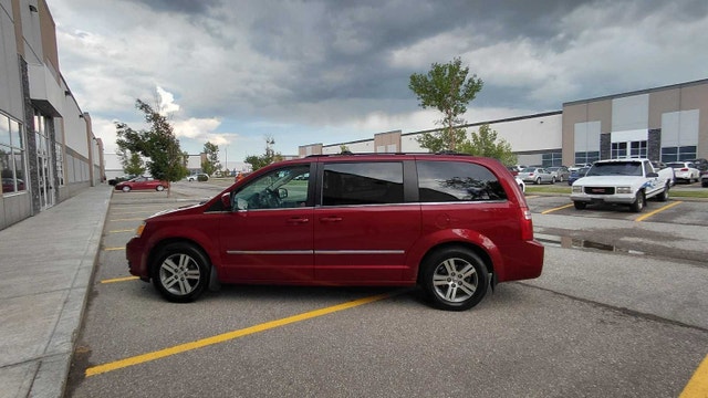 2010 Dodge Grand Caravan SE - photo 2