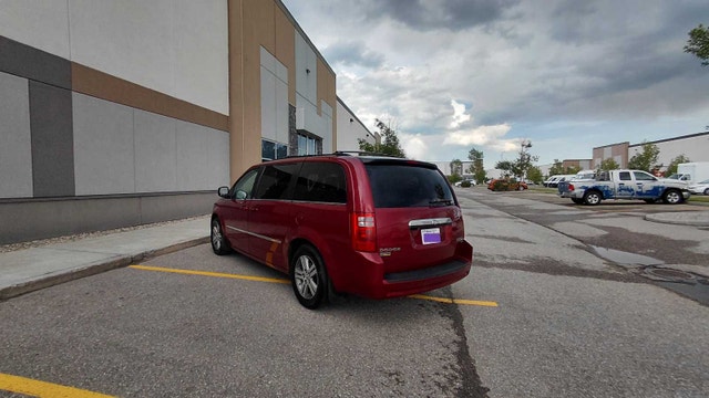 2010 Dodge Grand Caravan SE - photo 3