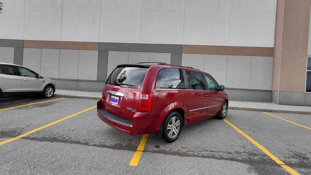 2010 Dodge Grand Caravan SE - photo 4