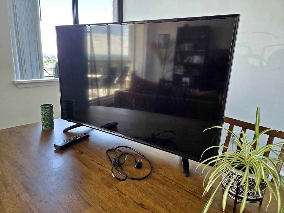 40" SHARP LCD Flat Screen TV