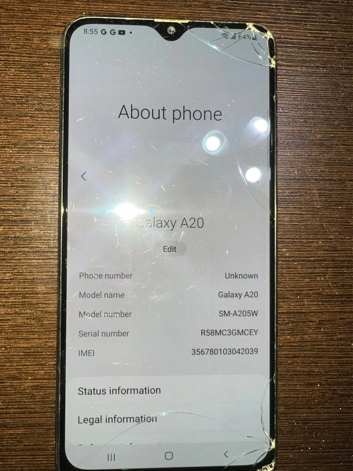 Samsung Galaxy A20 - photo 2