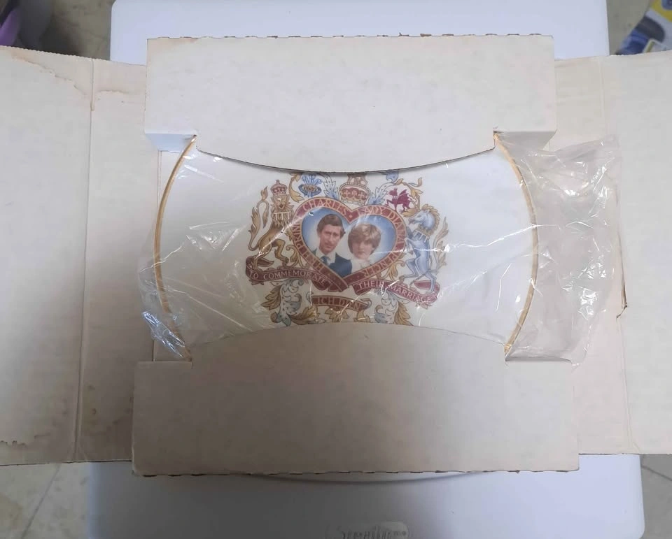 Crown Trent Prince Charles & Lady Diana 1981 Wedding Plate - photo 2