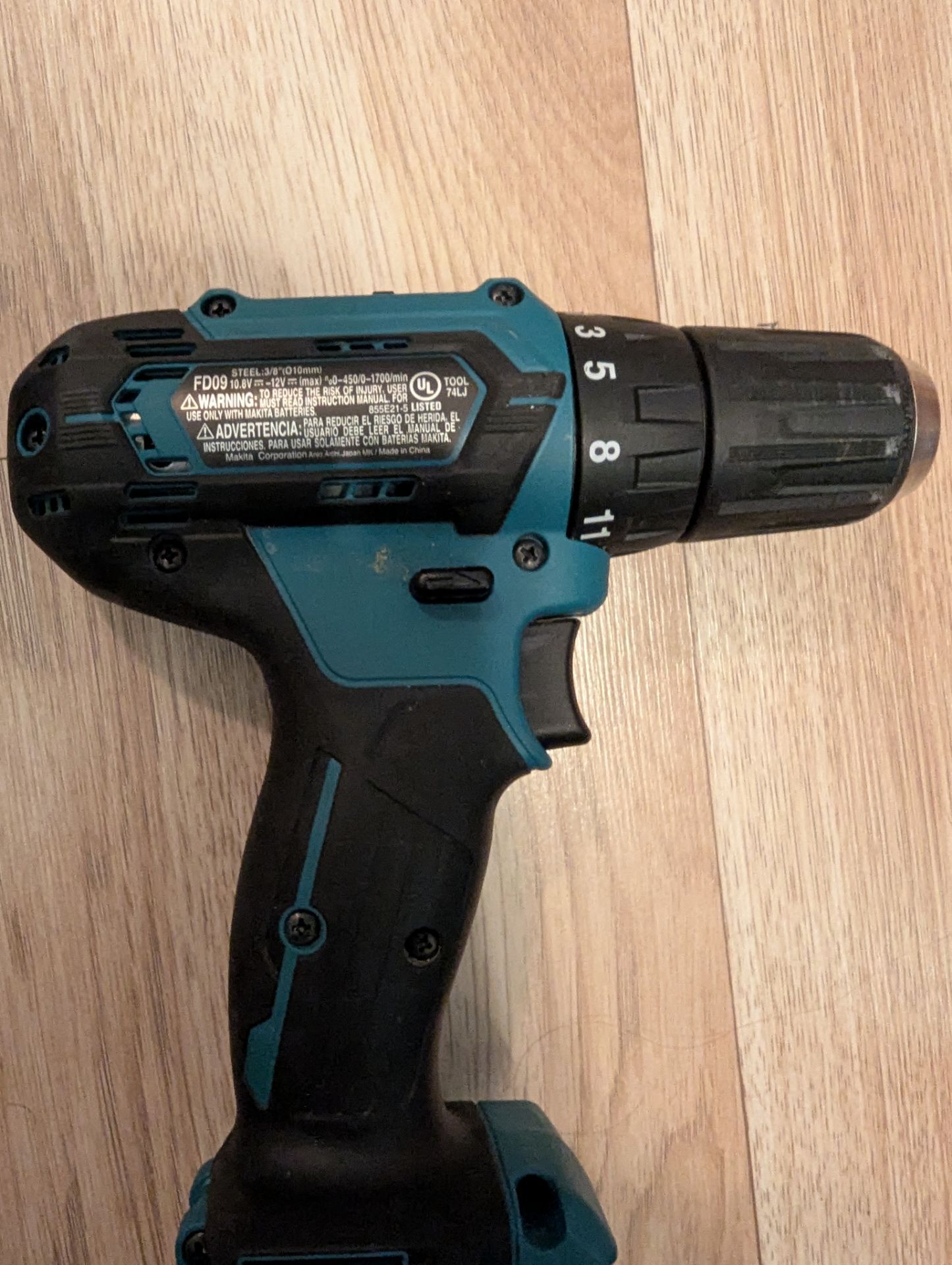 Makita Drill and Drill Battery Charger - photo 4