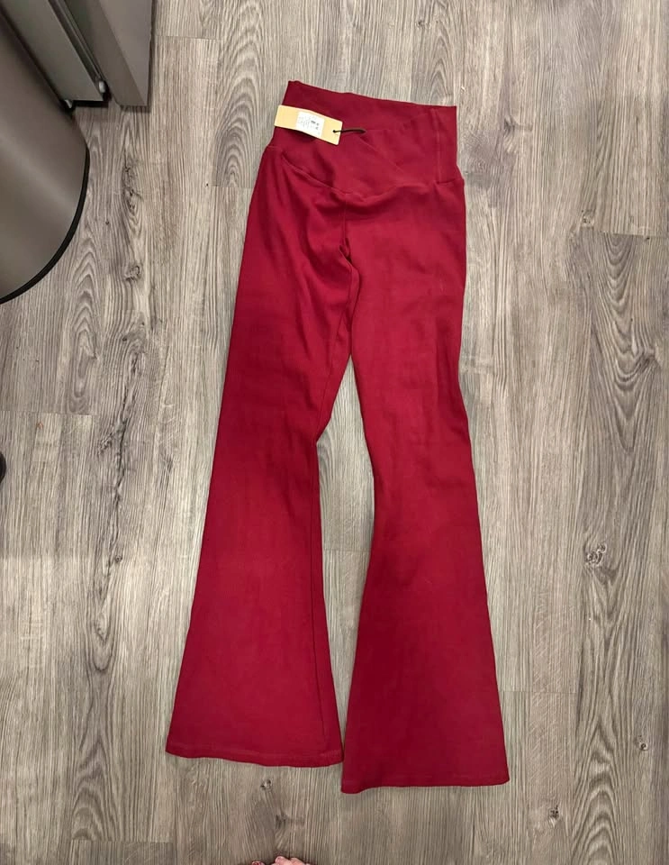 Brand new never worn Forever 21 Ribbed Flare Leggings with tags