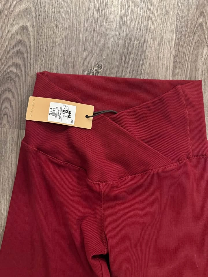 Brand new never worn Forever 21 Ribbed Flare Leggings with tags - photo 2