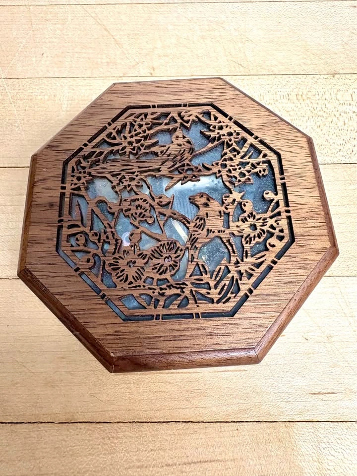 Laserwood Inc. Octagonal Wooden Music Box - photo 4