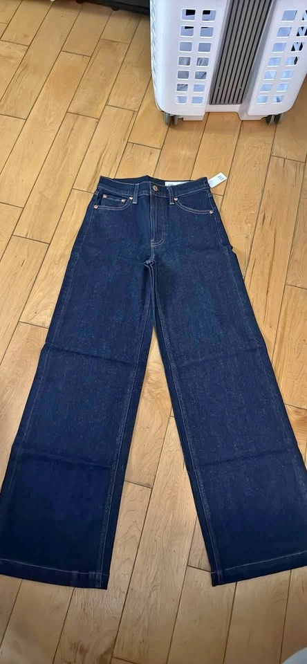 Brand new with tags women’s size 28 Gap Jeans