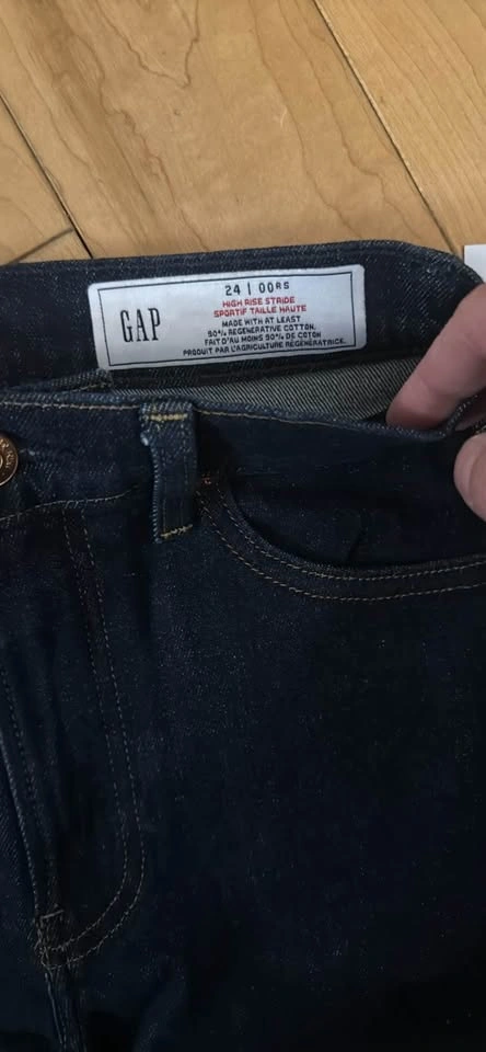Brand new with tags women’s size 28 Gap Jeans - photo 2