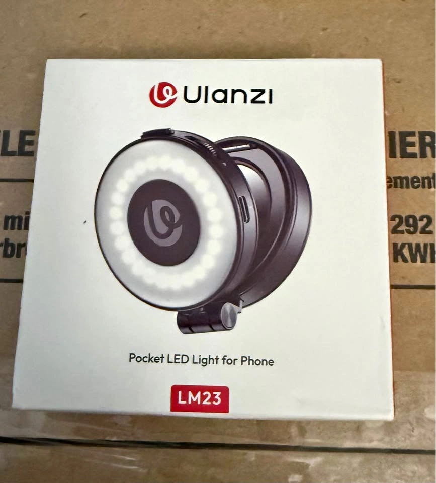 Ulanzi LM23 is a compact, magnetic ring light
