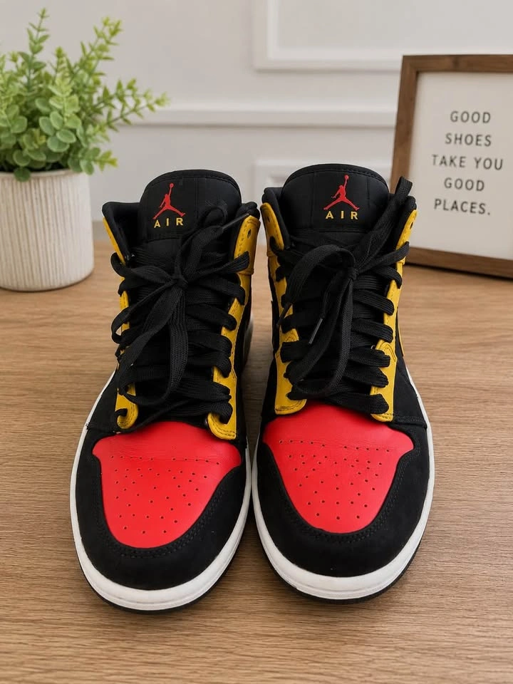Air Jordan 1 Mid sneakers size 8 men’s - photo 2