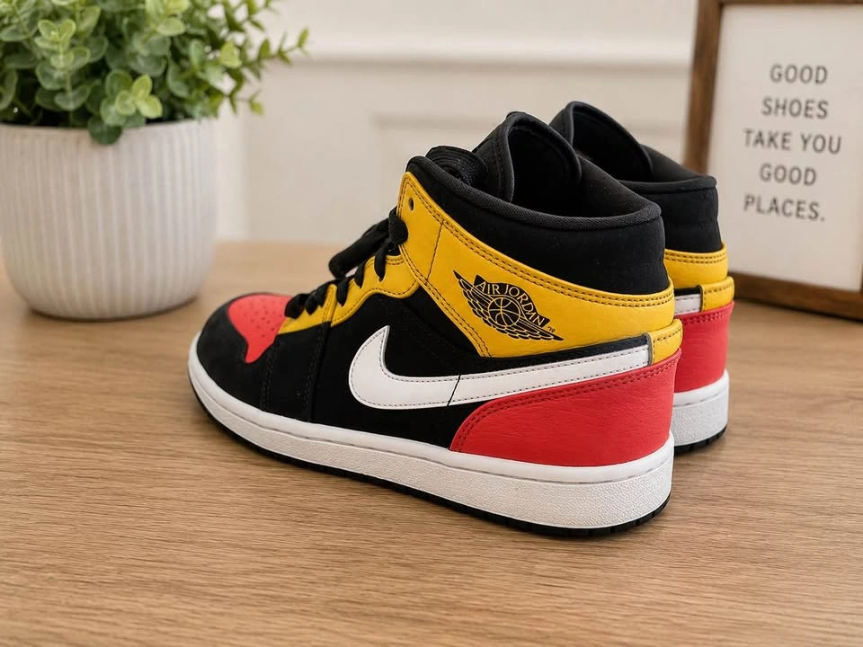 Air Jordan 1 Mid sneakers size 8 men’s - photo 3