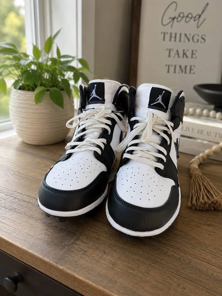 Nike Air Jordan 1 Football Cleats – Men’s 9.5 (Pandas) - photo 2